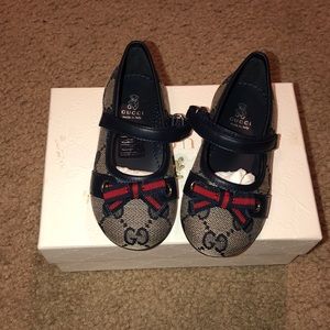 Baby Gucci shoes size 21